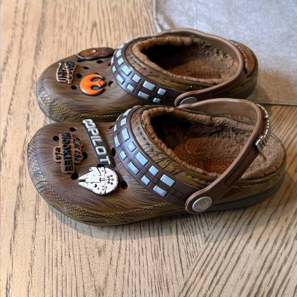 Crocs Kids Star Wars Chewbacca Classic Lined Clog Size J 1